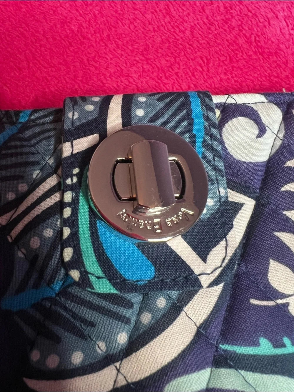 Blue Island Medallion Turnlock Wallet- Vera Bradley 2020 - Picture 2 of 7